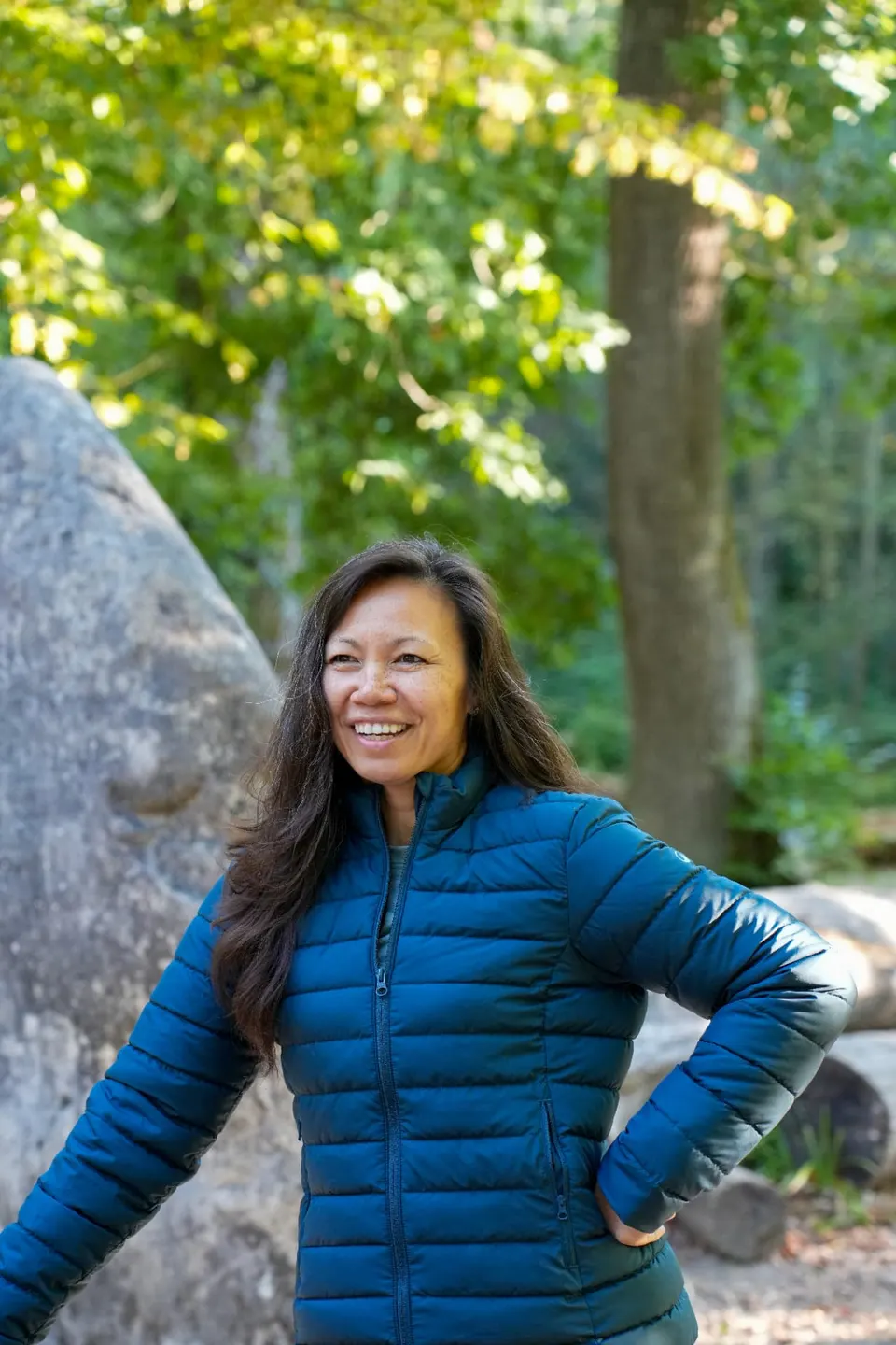 Portrait der Nature-Therapy-Guide Dr. Rashel Wilson im Käferberg-Wald